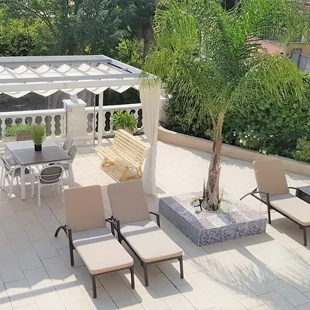 Private Loft In House With Pool And Private Garden